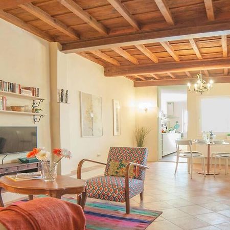 Cozy Macci Flat 4 People Near Santa Croce Square Apartamento Florença Exterior foto